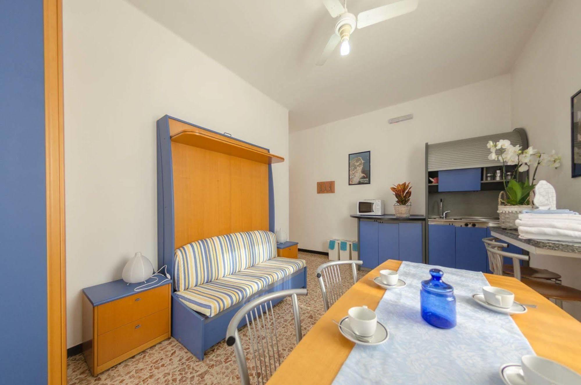 אפרטהוטל פינאלה ליגורה Residenza Adelaide מראה חיצוני תמונה
