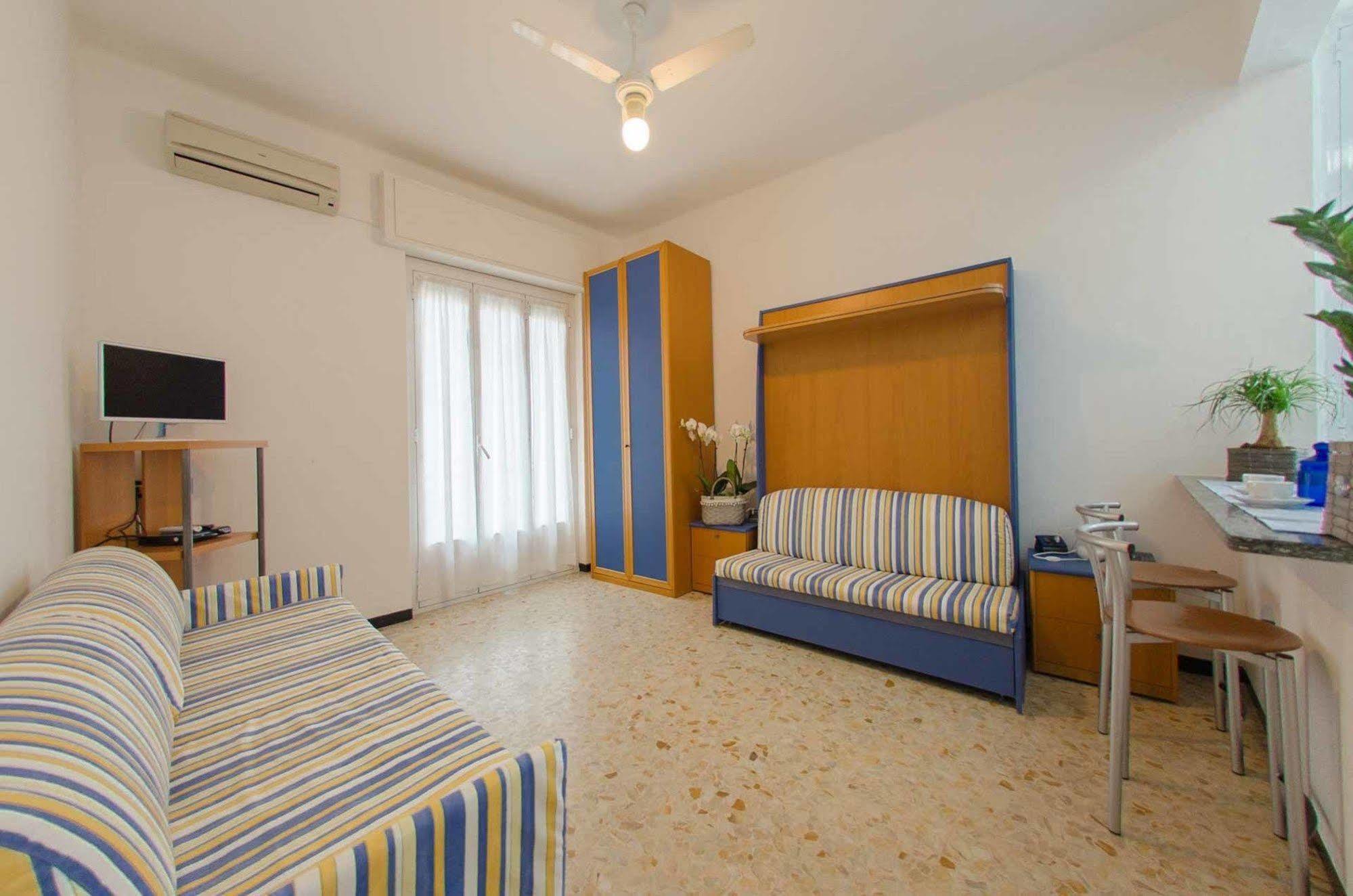אפרטהוטל פינאלה ליגורה Residenza Adelaide מראה חיצוני תמונה