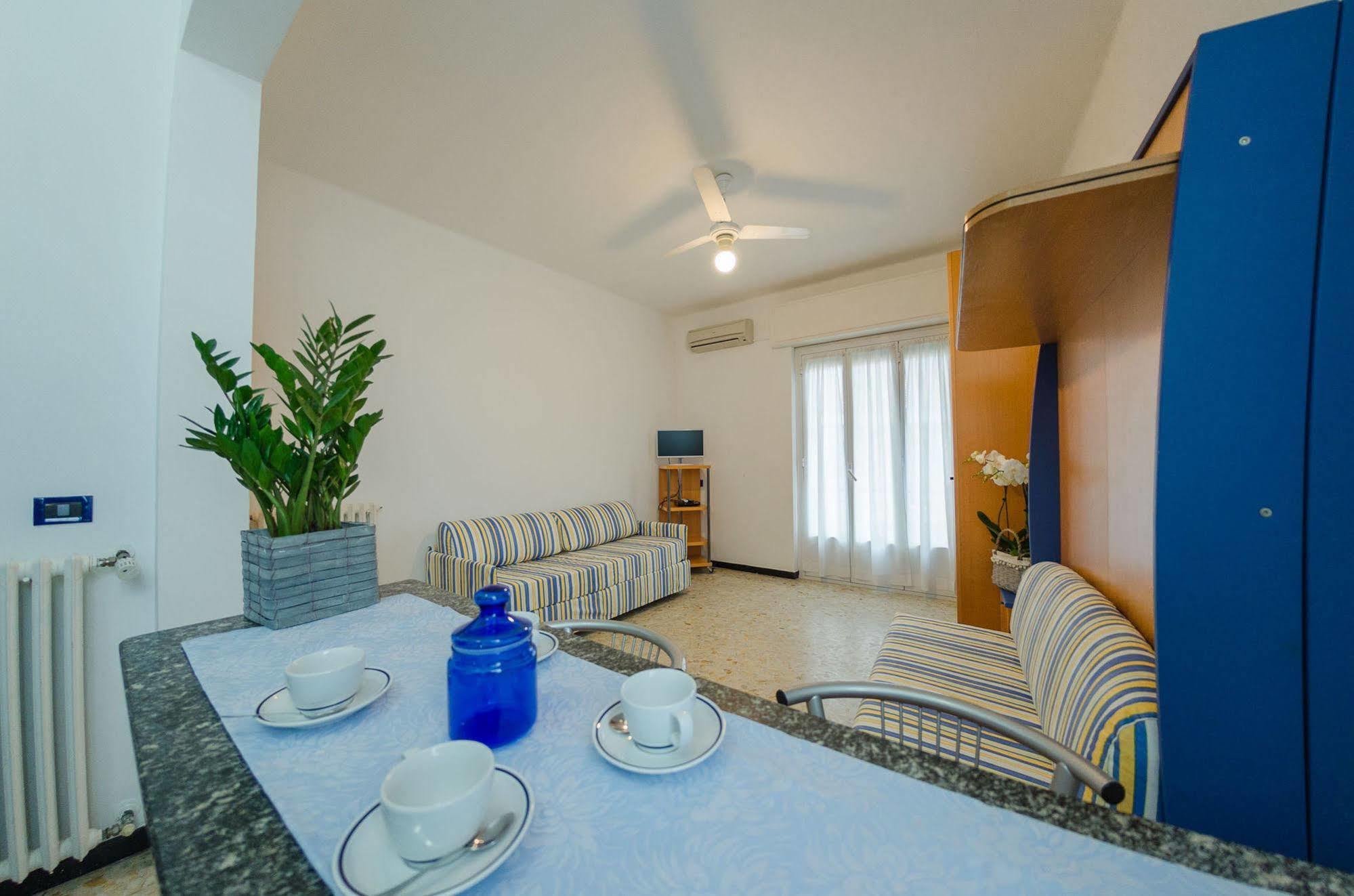 אפרטהוטל פינאלה ליגורה Residenza Adelaide מראה חיצוני תמונה