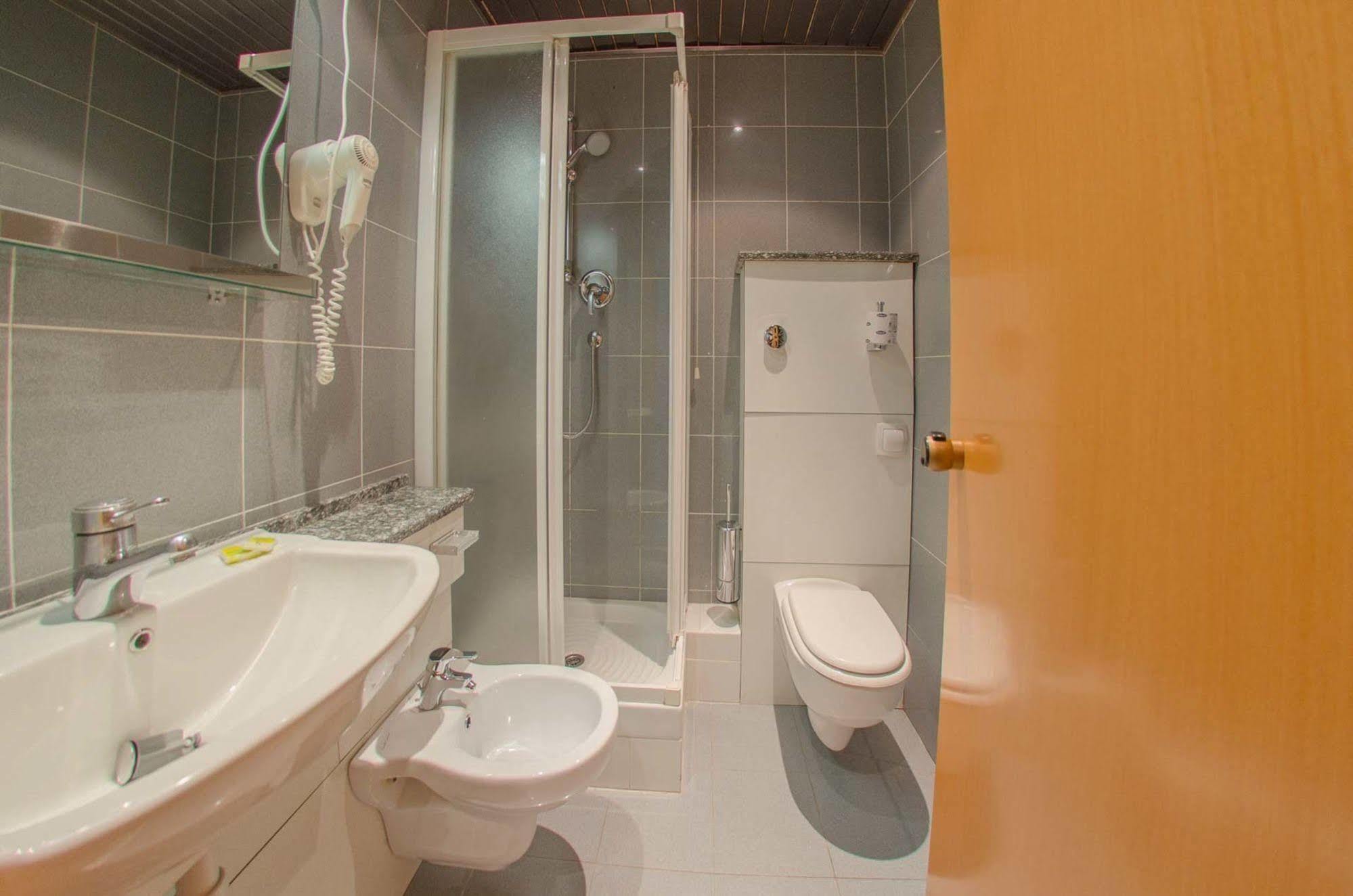 אפרטהוטל פינאלה ליגורה Residenza Adelaide מראה חיצוני תמונה
