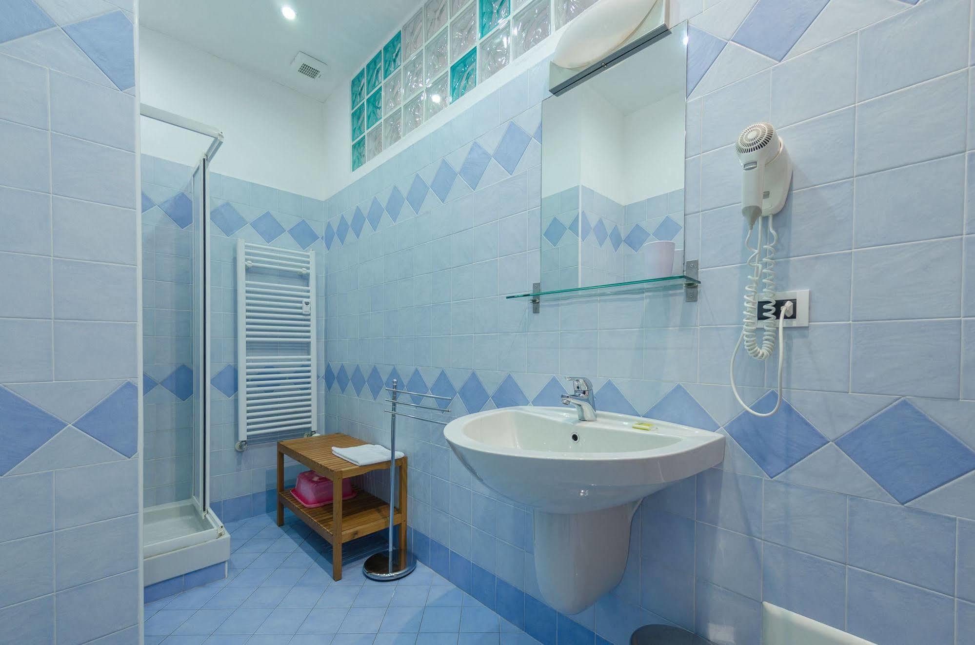 אפרטהוטל פינאלה ליגורה Residenza Adelaide מראה חיצוני תמונה