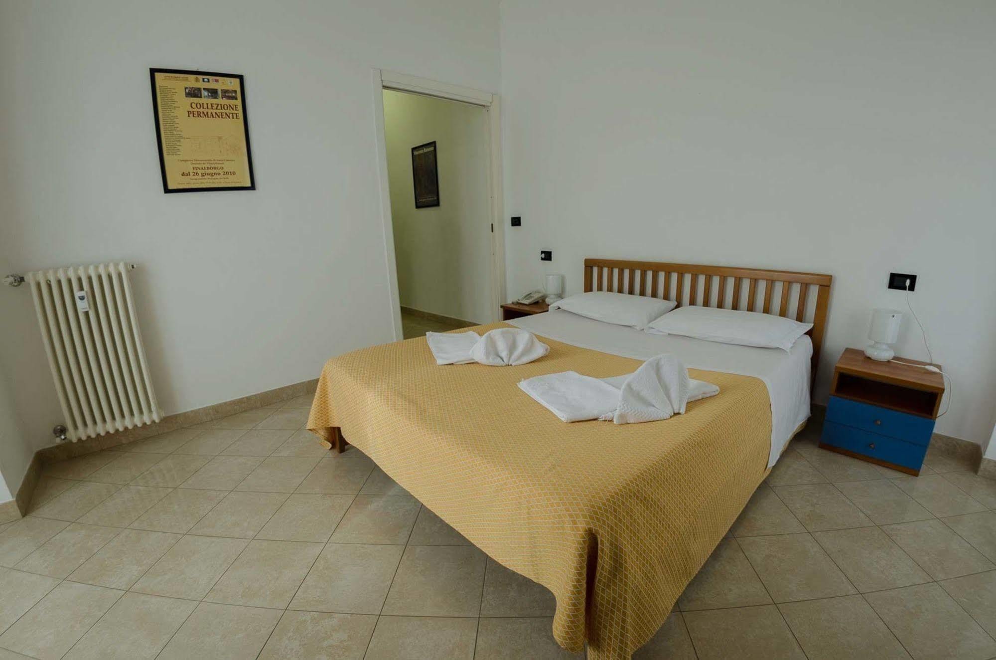 אפרטהוטל פינאלה ליגורה Residenza Adelaide מראה חיצוני תמונה